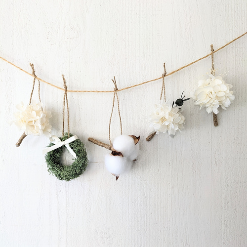 シンプルで可愛い 白いクリスマスオーナメント・ガーランド クリスマス