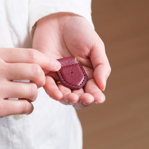 ソムリエバッジの台布(現行のタイタック式)台座 革 ワインエキスパート