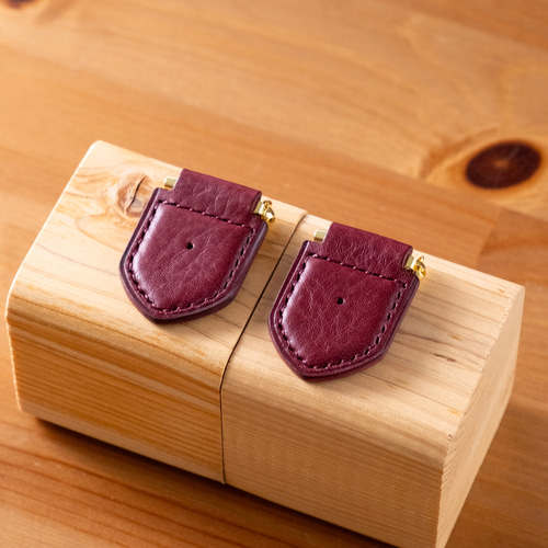 ソムリエバッジの台布(現行のタイタック式)台座 革 ワインエキスパート