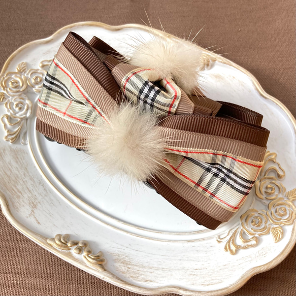 美品 【アレクサルドルドゥパリ 】ブラウン ヘアクリップ ミンクファー付き 美品 【アレクサルドルドゥパリ 】ブラウン ヘアクリップ ミンク