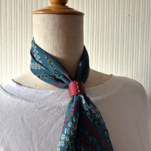 すべりにくい「革製のスカーフリング・バンダナリング」 スカーフ