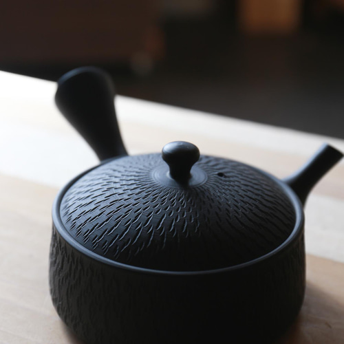 新年のお迎え準備に】煎茶が美味しく飲める平型急須【愛知県常滑産】玉