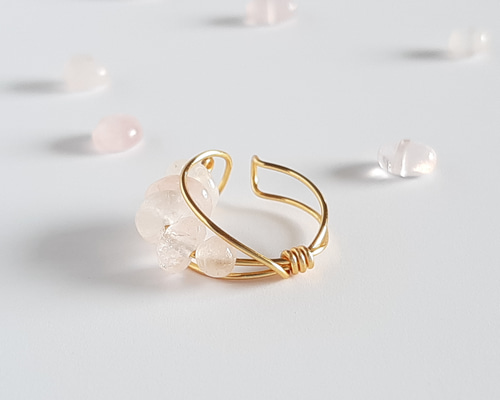 天然石 ローズクォーツ の シンプルなワイヤー イヤーカフ 片耳用