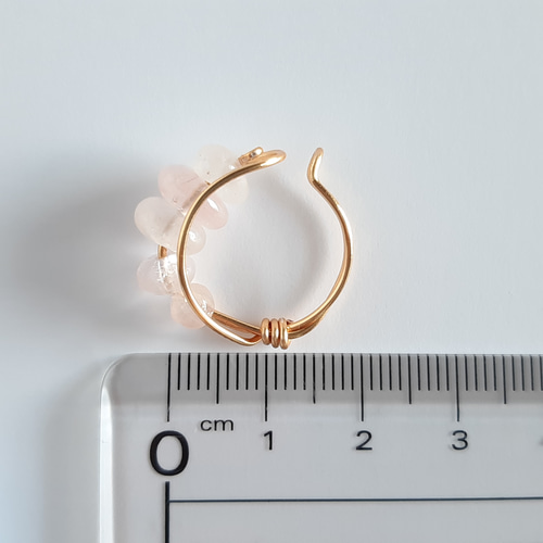 天然石 ローズクォーツ の シンプルなワイヤー イヤーカフ 片耳用