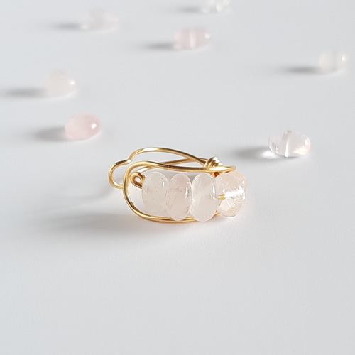 天然石 ローズクォーツ の シンプルなワイヤー イヤーカフ 片耳用