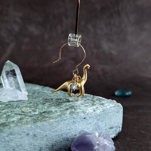 ブラキオザウルス】恐竜 ピアス(片耳)ゴールド ピアス（フック