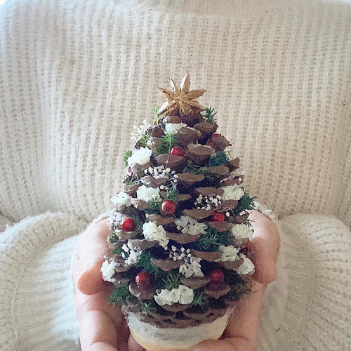 松ぼっくりのクリスマスツリー2024 ドライフラワー 花と生活