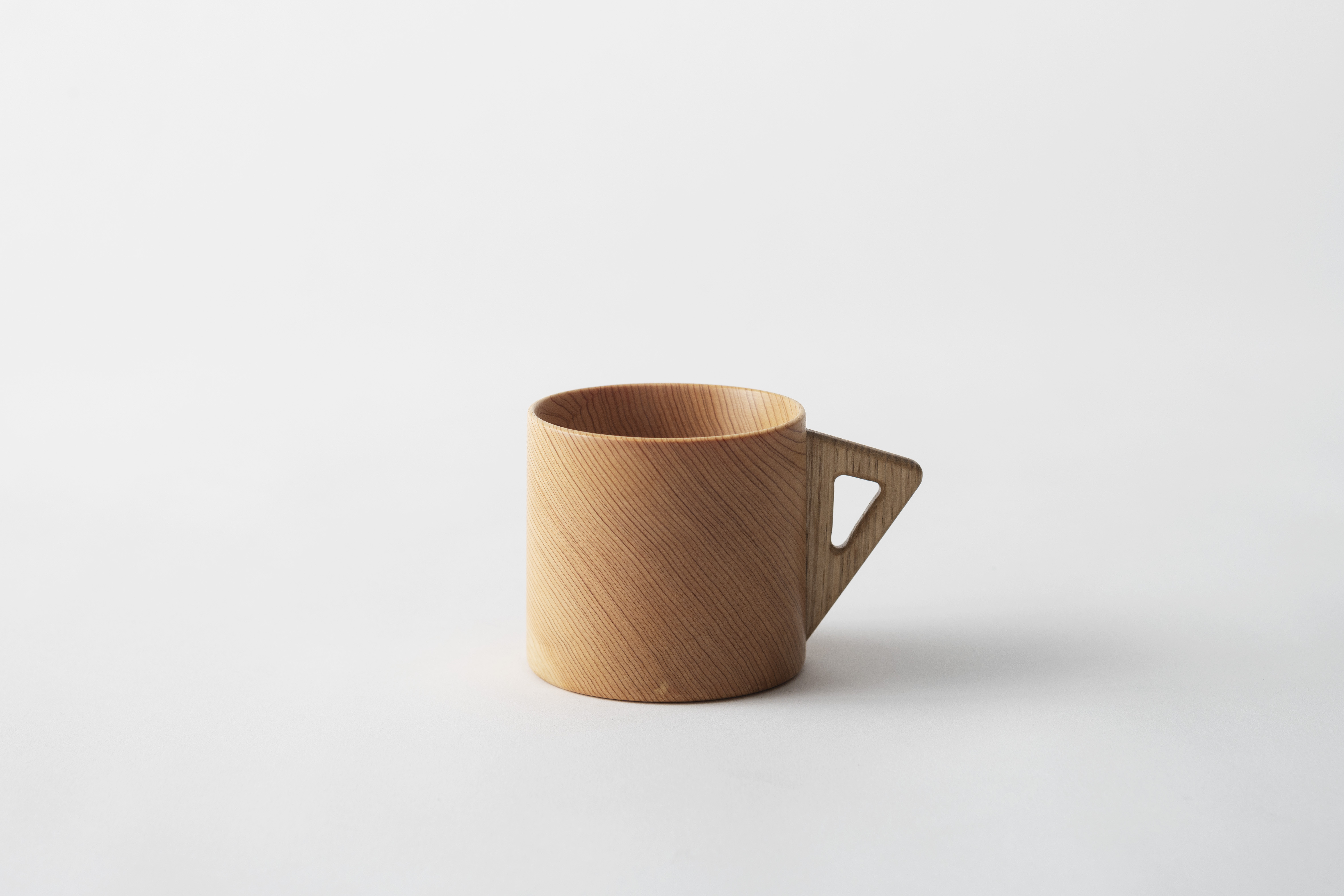 百年木材　まーるさんかくマグカップ　樹齢100年超えヒノキと栗のマグカップ