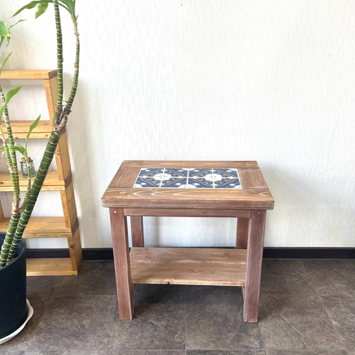 レトロな花柄タイルのサイドテーブル サイドテーブル 806BASE 通販