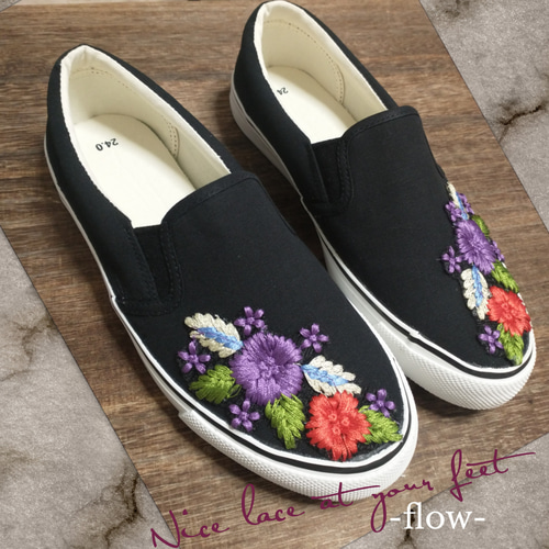 【OLLEBOREBLA 】美品！パンツ 刺繍　花 ALBEROBELLO - ALBEROBELLO/OLLEBOREBLA(アルベロベロ