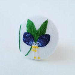 【専用】ハンドメイド　刺繍ブローチ　ヘアゴム 受注製作】手刺繍ブローチ・ヘアゴム《夏色の花束》×リネン くるみ