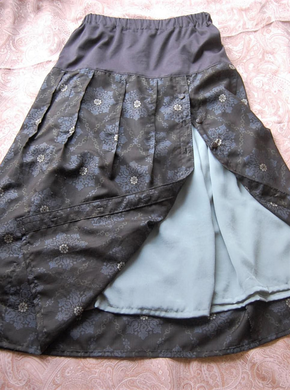 大島紬　華紋柄のボタン開きスカート　着物リメイク 9枚目の画像