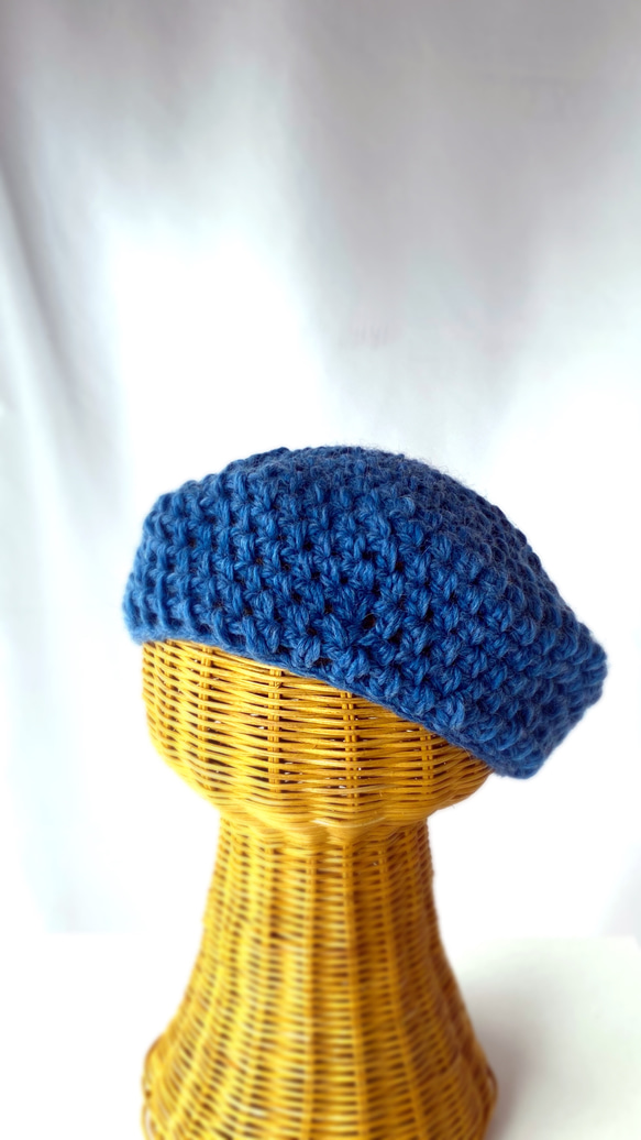 スタイルが決まるベレー帽　小顔効果　あったかい上質ウール100% レディース用帽子　青　ブルーM・大きめＬ 8枚目の画像