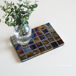 ブラック Slim ガラスモザイクタイルのディスプレイトレイmini（飾り台・小物置き）【受注制作】 2枚目の画像