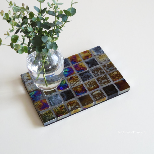 ブラック Slim ガラスモザイクタイルのディスプレイトレイmini（飾り台・小物置き）【受注制作】 2枚目の画像