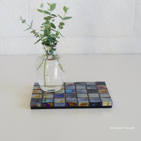 ブラック Slim ガラスモザイクタイルのディスプレイトレイmini（飾り台・小物置き）【受注制作】 3枚目の画像