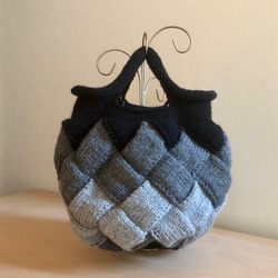 トートバック　ハンドメイド　毛糸のミシン糸で 手作り 毛糸 刺繍 かぎ針編み ニート ショルダーバッグ トートバッグ