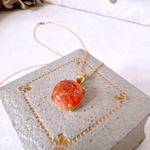 太陽の輝きを宿す・:*宝石質サンストーンAAA 大粒カボションリング