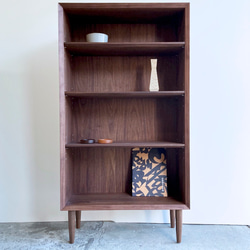 本棚　ブックシェルフ　ウォールナット　シンプルなデザイン　W70cm  4段 2枚目の画像