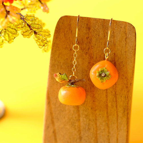 おばあちゃん家の柿ピアス/イヤリング ピアス（フック・チェーン