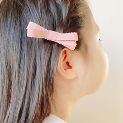 親子でおそろい♡高品質 日本製 グログランリボンのヘアクリップ　くすみピンク　ワイドリボン 2枚目の画像