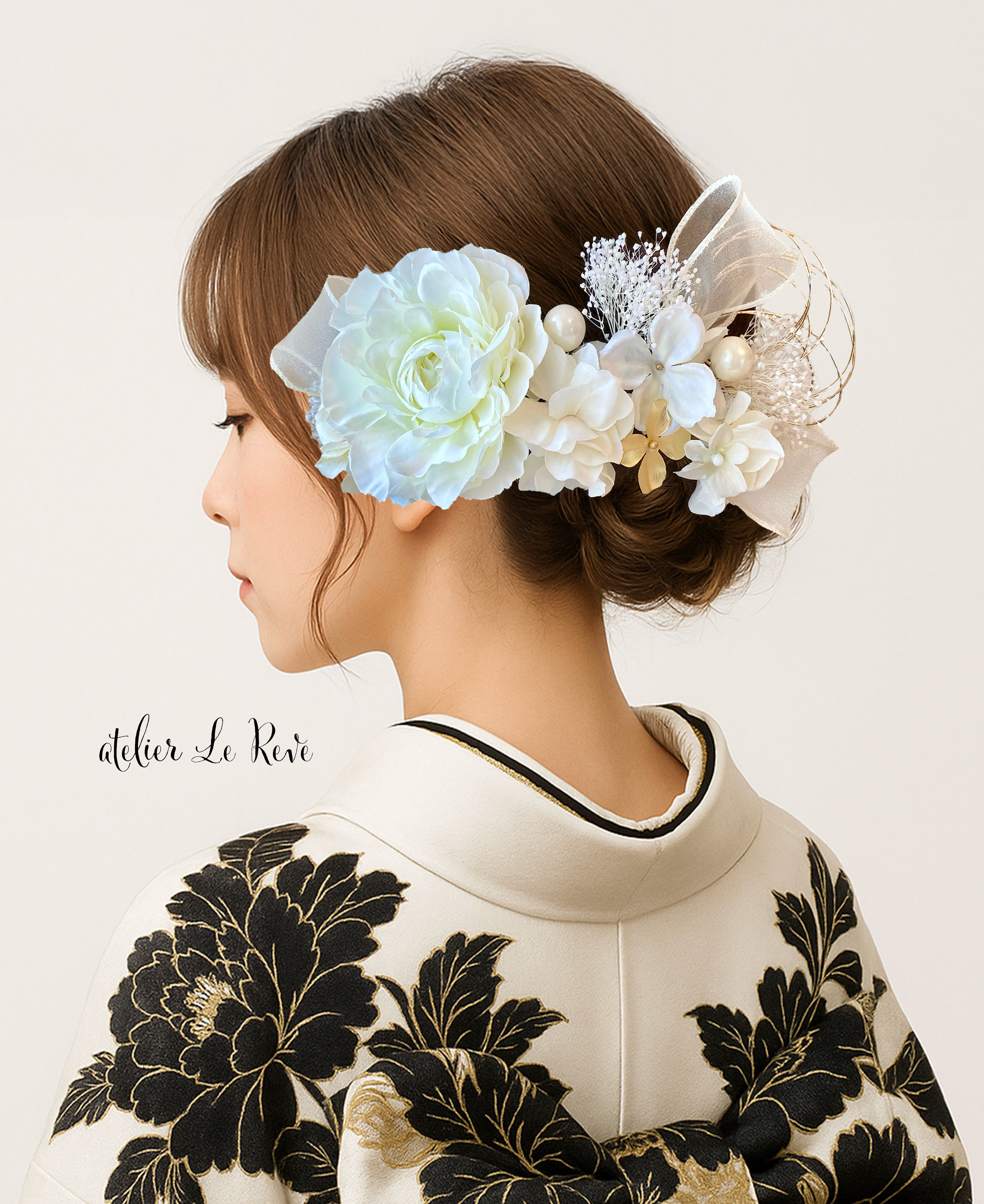 ホワイトラナンキュラス髪飾り　成人式　卒業式　結婚式　振袖　袴　色打掛　和装　白無垢　成人式髪飾り　結婚式髪飾り　白