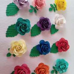 ペーパーフラワー詰め合わせ　20個  葉20個　クラフトパンチ　薔薇　花　立体　カード　　約1.5～3㎝ローズ２㎝ 8枚目の画像