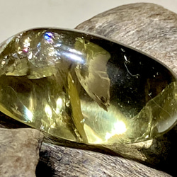 変革の石✨ 万華鏡　オウロヴェルデクォーツ メタモルフォーゼス　タンブル 2枚目の画像