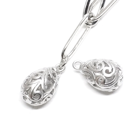 P3041 [2件裝] Petit Nouveau 立體鏤空霧面銀吊飾 NF 第4張的照片