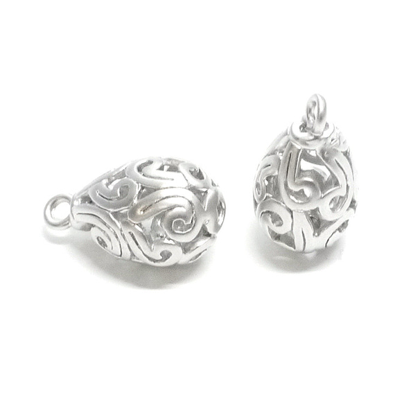 P3041 [2件裝] Petit Nouveau 立體鏤空霧面銀吊飾 NF 第1張的照片