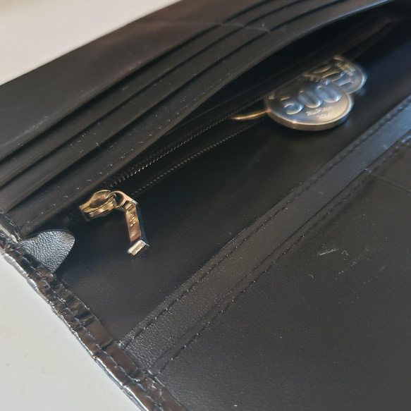 クロコダイル革 レディース・メンズ財布 二つ折り財布　ブラック　内部革ブラック　 7枚目の画像