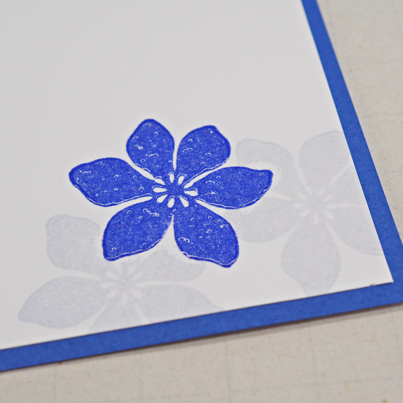 グリーティングカード「小花アラカルト（ブルー）」選べるメッセージ ※封筒付き /よもぎむしぱん 5枚目の画像