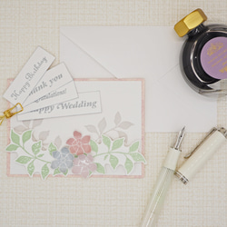 グリーティングカード「小花アラカルト（ピンク）」選べるメッセージ ※封筒付き /よもぎむしぱん 1枚目の画像