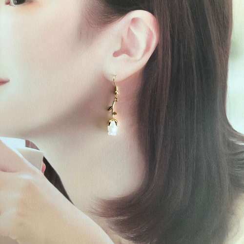 すずらん スズラン チューリップ ゴールド 金 ピアス ハンドメイド