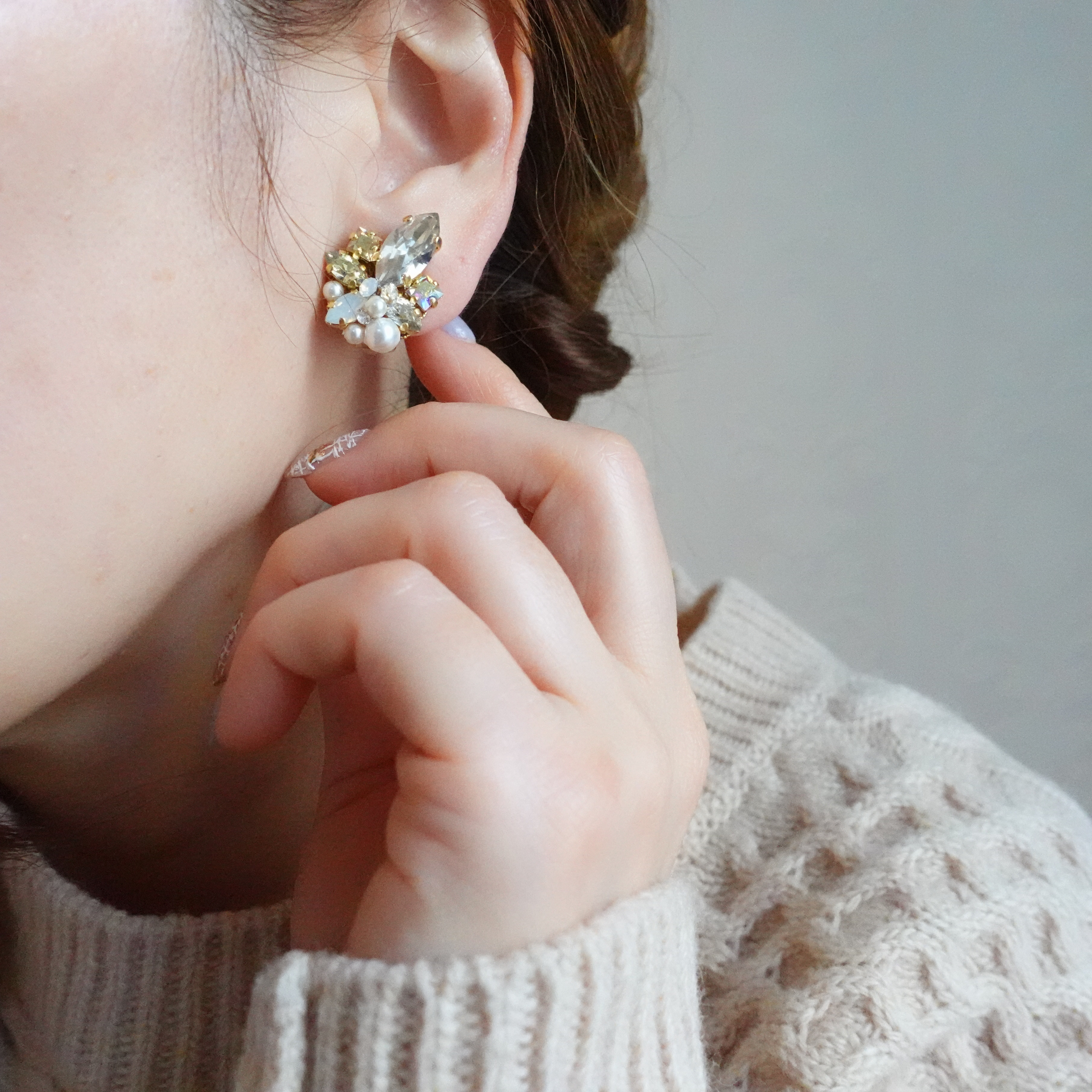 シルバーシェードの衝撃的に美しいビジューイヤリング