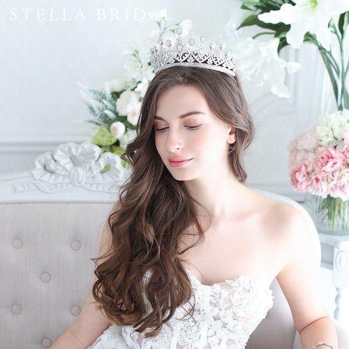 週末のみ値下げ*STELLA BRIDAL シルバー ティアラ　未使用試着のみ 週末のみ値下げ*STELLA BRIDAL シルバー ティアラ 未使用試着のみ
