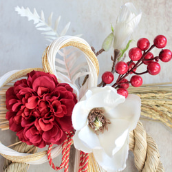 【しめ縄】ダリアと木蓮の紅白モダンしめ縄 7枚目の画像