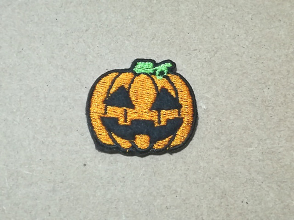 笑うかぼちゃ刺繍ワッペンL/ハロウィン秋/選べるサイズ 2枚目の画像