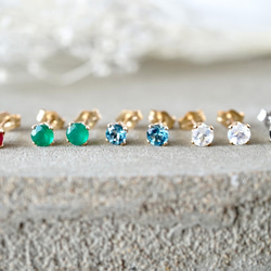 小さなルビーの14kgfスタッドピアス　ゴールド　天然石　プチギフト　赤　金属アレルギー対応　冬　クリスマス 3枚目の画像