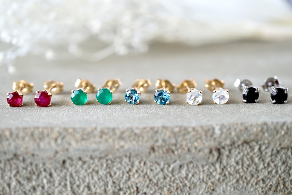 小さなルビーの14kgfスタッドピアス　ゴールド　天然石　プチギフト　赤　金属アレルギー対応　冬　クリスマス 3枚目の画像