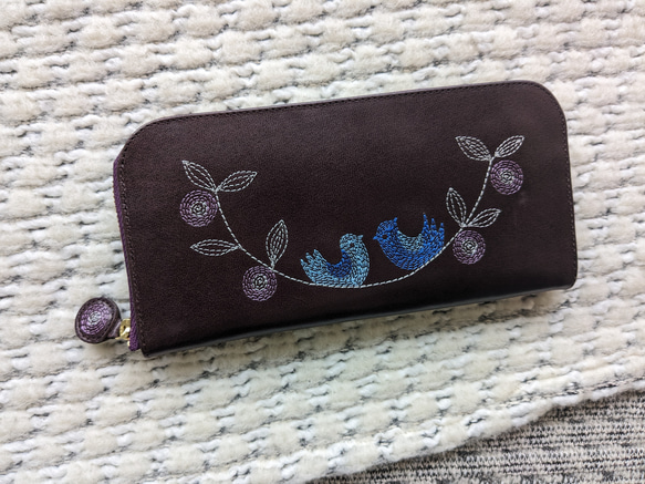 刺繡皮革皮夾「Happy Blue Bird」光面D-BROWN（牛皮）修身圓形拉鍊型 第2張的照片