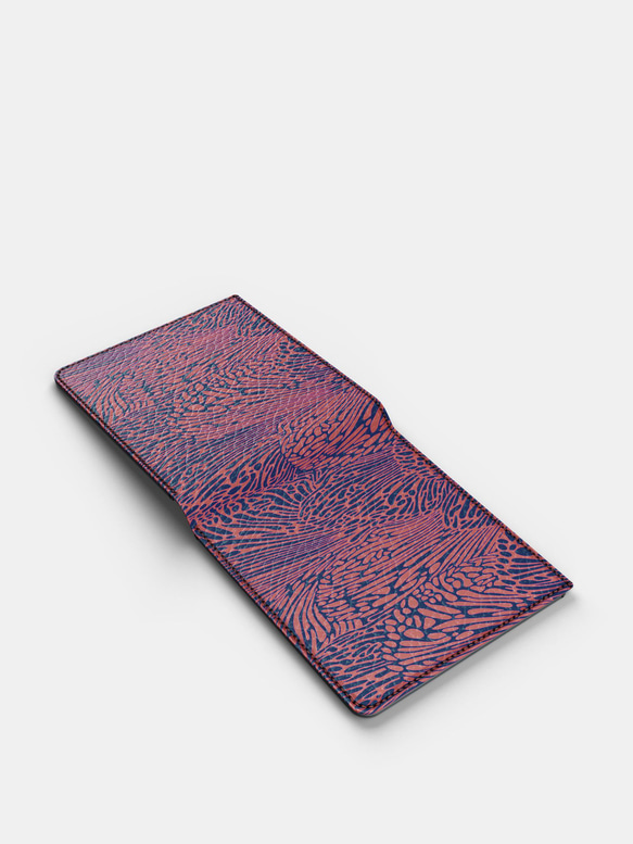 カラフルで色鮮やかな線のパステル木目調 二つ折り財布 本革 4枚目の画像