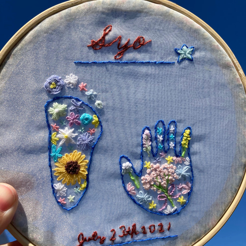 刺繍の足形アート手形アート(ブルー) 雑貨・その他 makoto3hapy 通販  