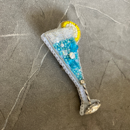 ビーズ刺繍 カクテル型 ブローチ ブルー 大人 ブローチ happa