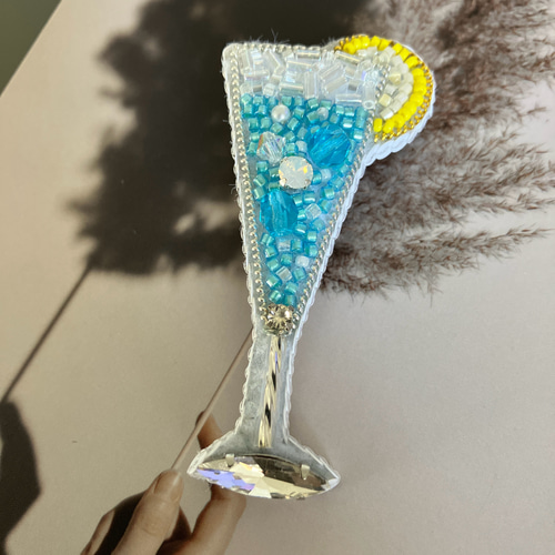 タケコブター カクテル ビーズ 刺繍 ブローチ ハンドメイド