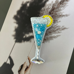 タケコブター カクテル ビーズ 刺繍 ブローチ ハンドメイドアクセサリー ビーズ刺繍 カクテル型 ブローチ ブルー 大人 ブローチ happa 通販