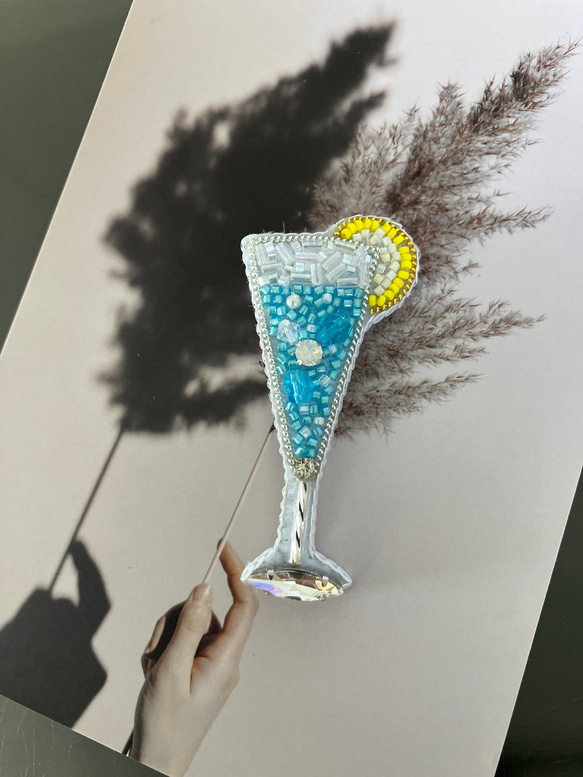 タケコブター カクテル ビーズ 刺繍 ブローチ ハンドメイドアクセサリー タケコブター様 専用 カクテル ビーズ 刺繍 ブローチ