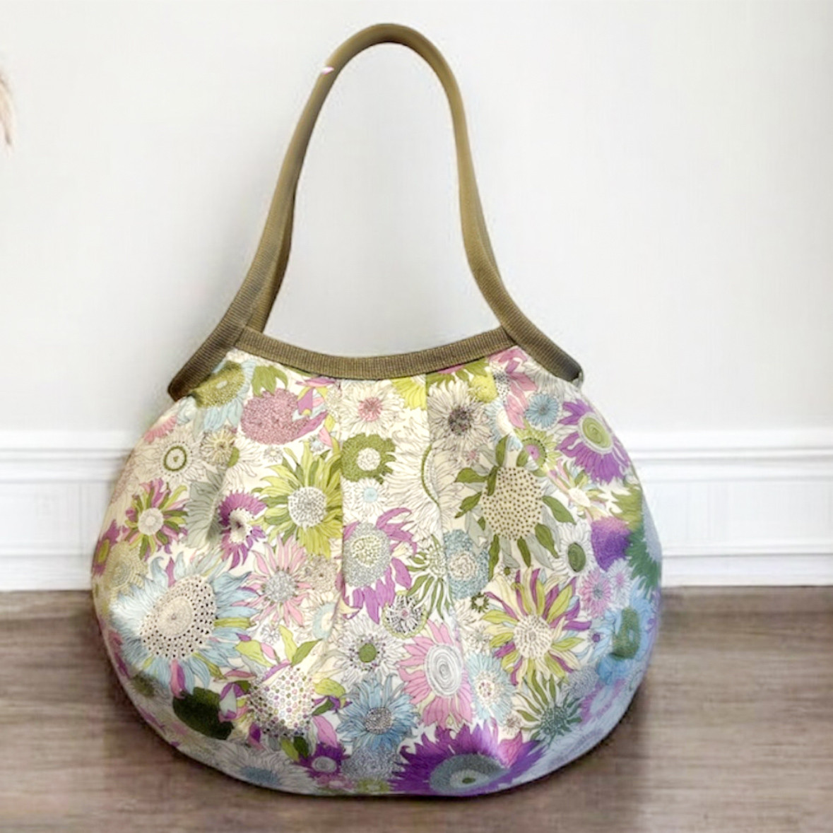 コロンと可愛いショルダーグラニーバッグ　✤リバティ✤ スモールスザンナ　パープル ◎選べる2サイズ