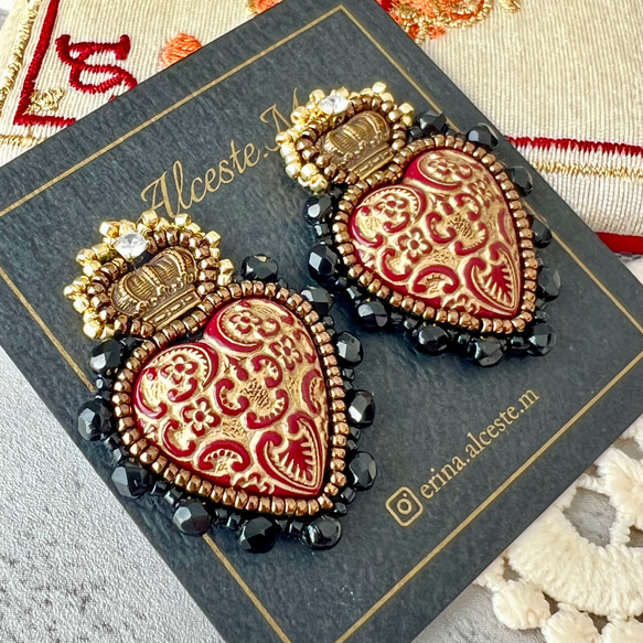 1点もの）日本の連続模様を刺繍したゴールド系の綺麗めイヤリング