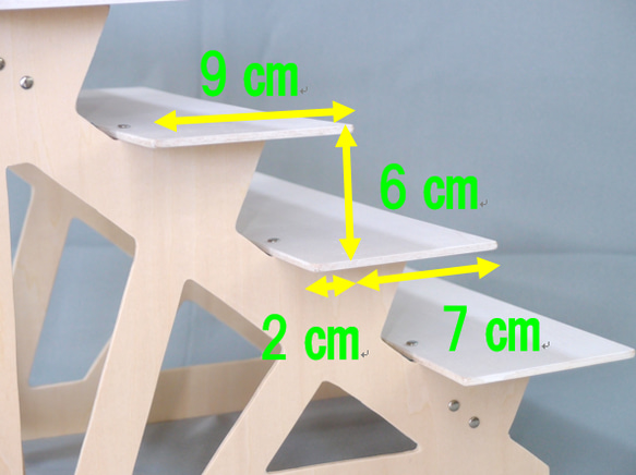 パタポンな木製什器　段差6㎝　33㎝４段 3枚目の画像